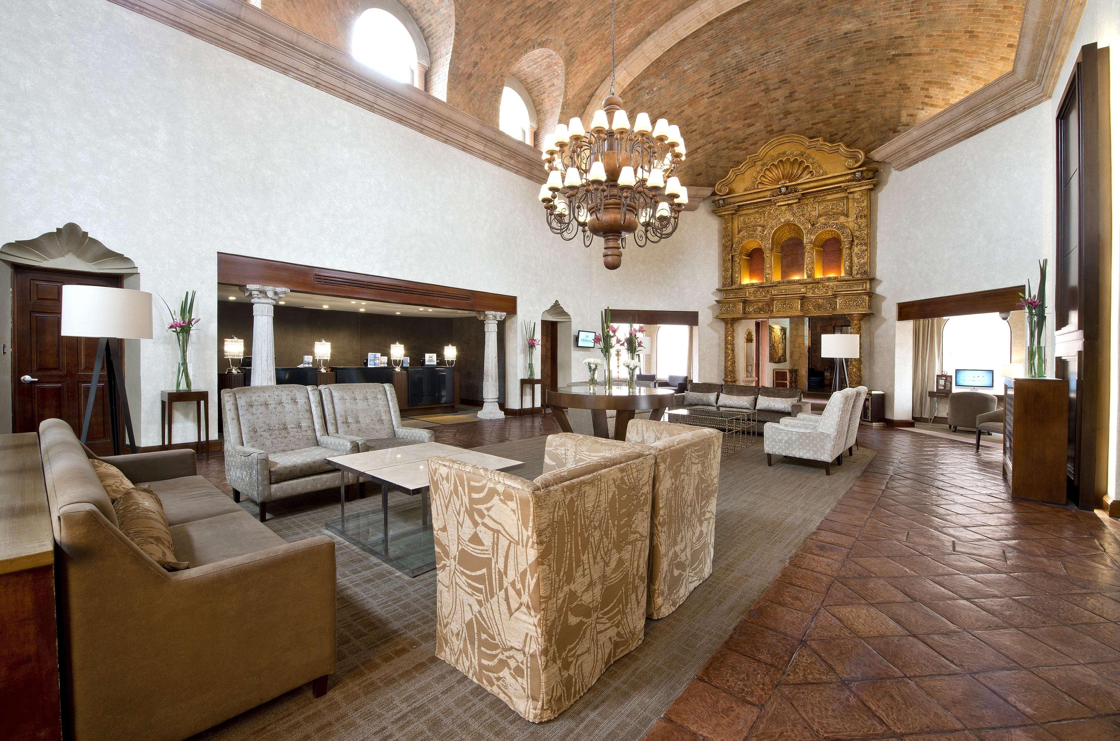 Отель Hilton Сан-Луис-Потоси Экстерьер фото